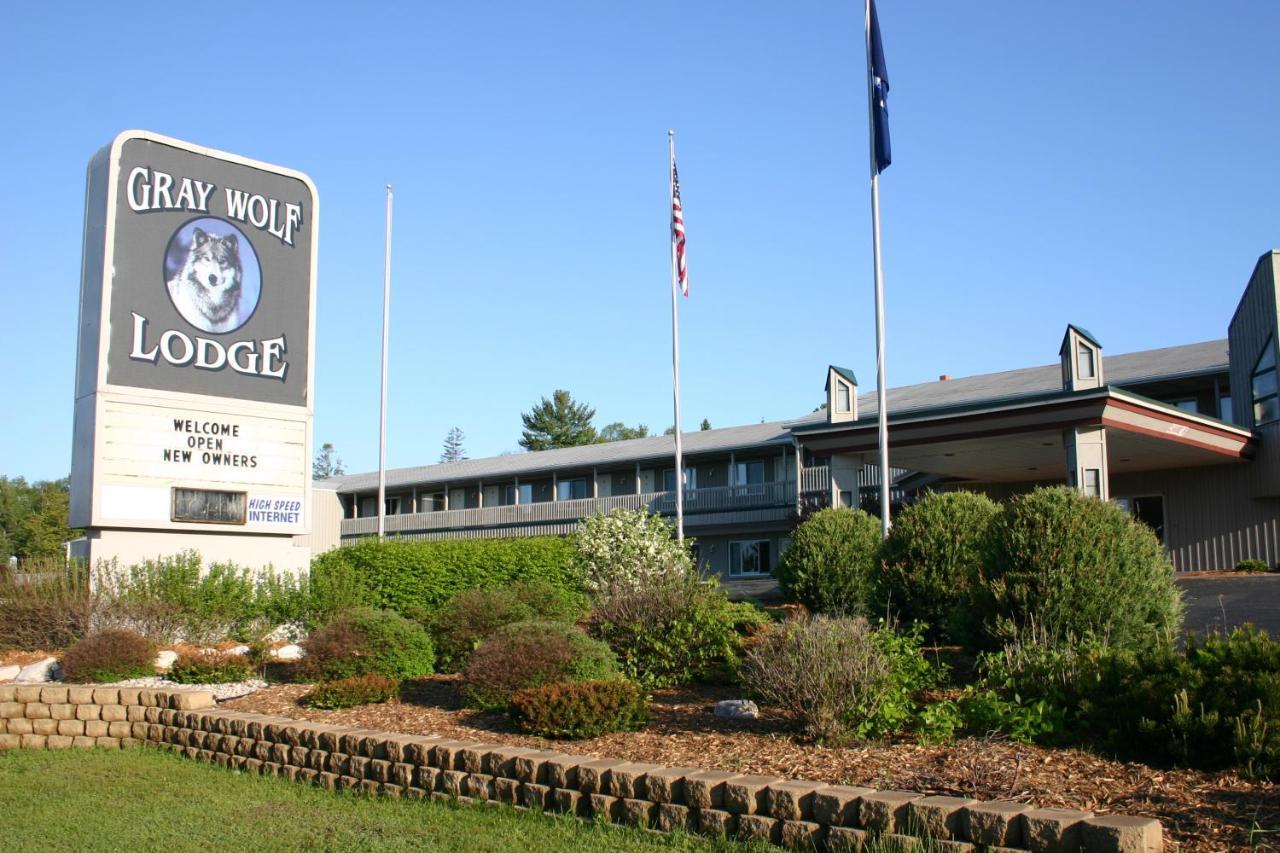 Gray Wolf Lodge Manistique Exterior photo